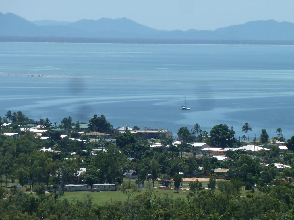 Cardwell Beachfront Motel Екстериор снимка