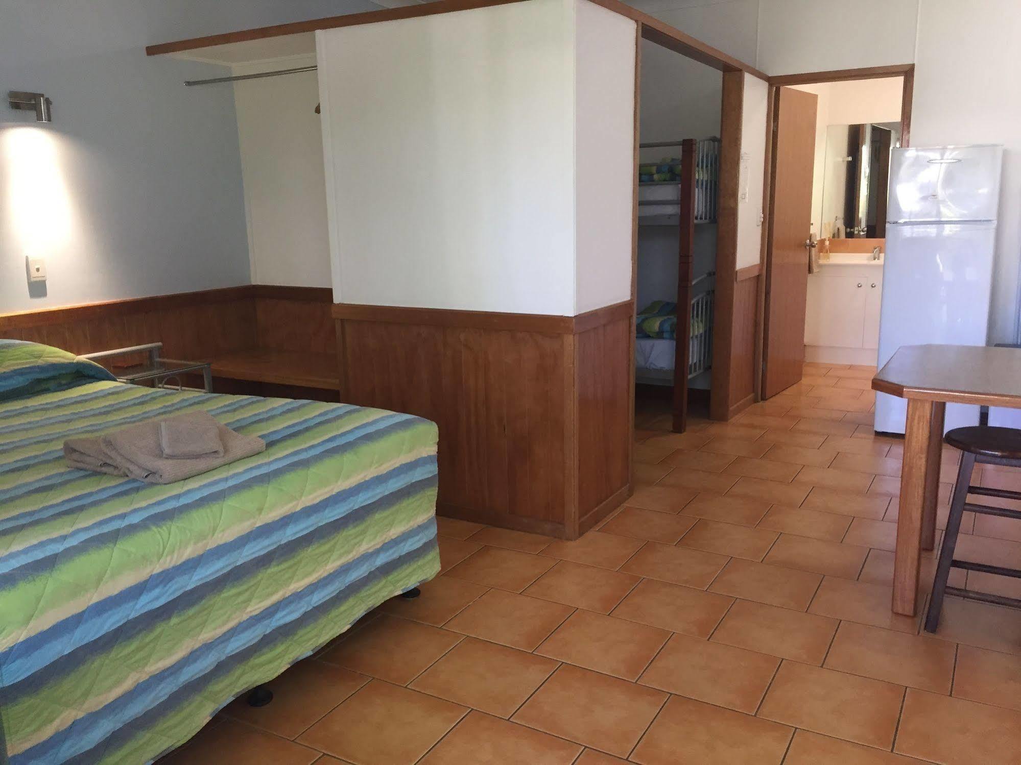 Cardwell Beachfront Motel Екстериор снимка